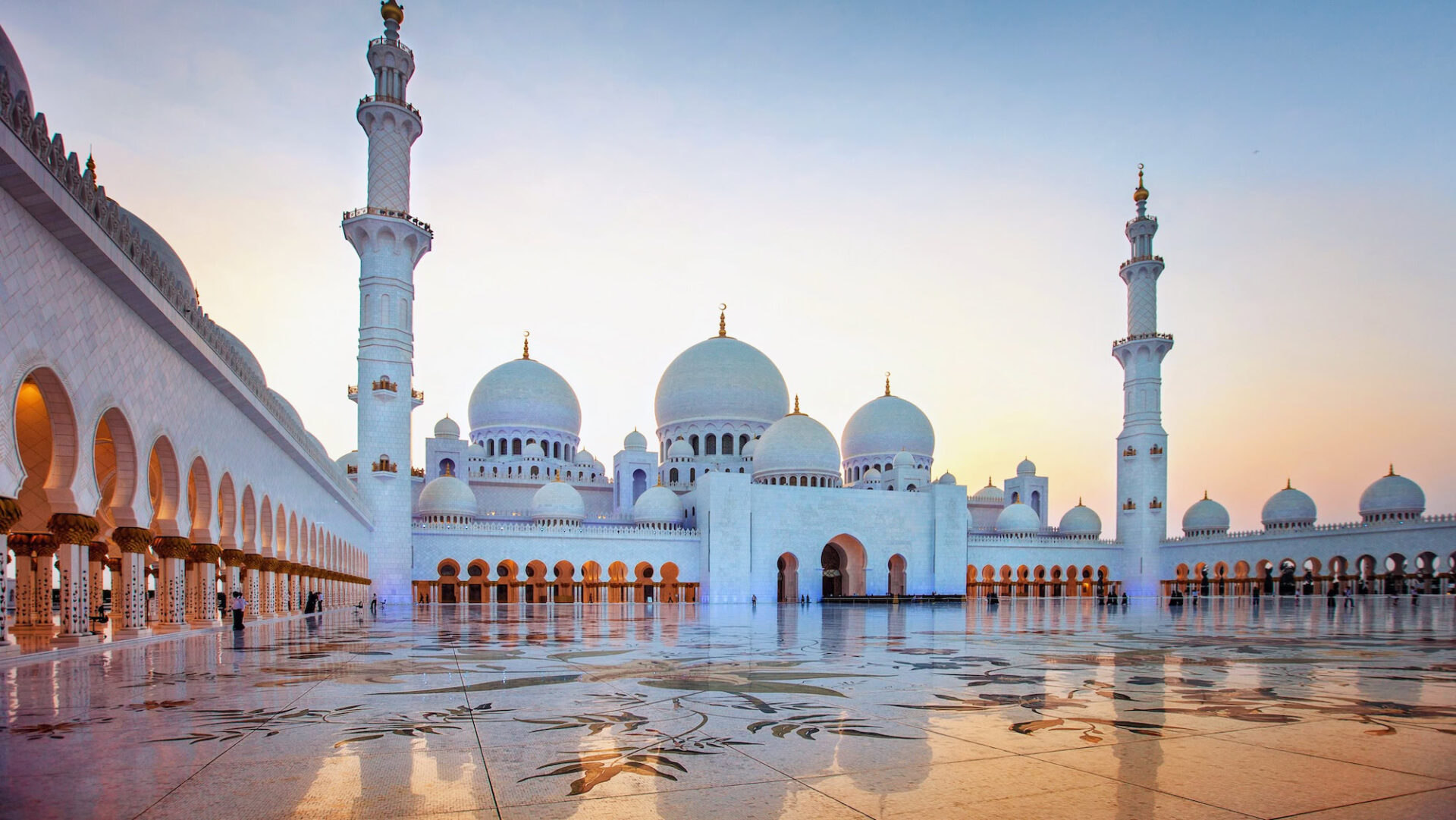 Abu Dhabi Day Trip from Dubai: Mosque & Corniche Guide
