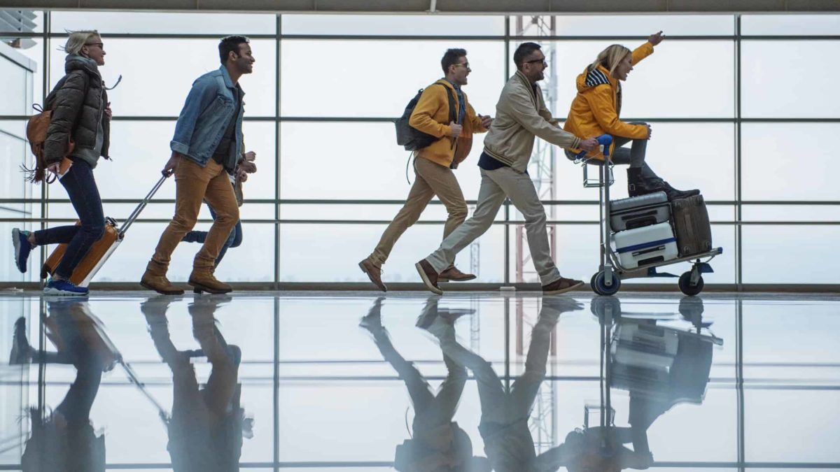 Airport Transfers for Large Groups at DXB: Guide