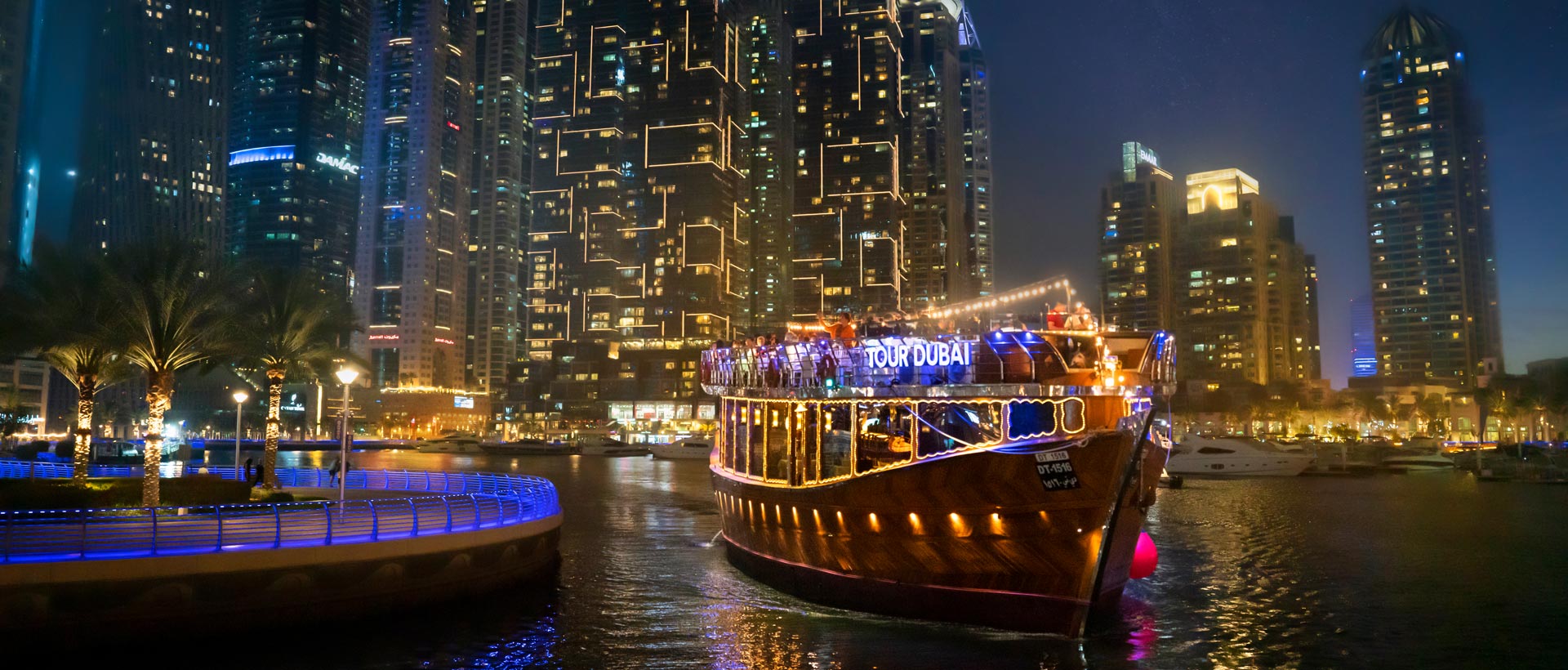 Dhow Cruise Dinner in Dubai: Group Transport Guide