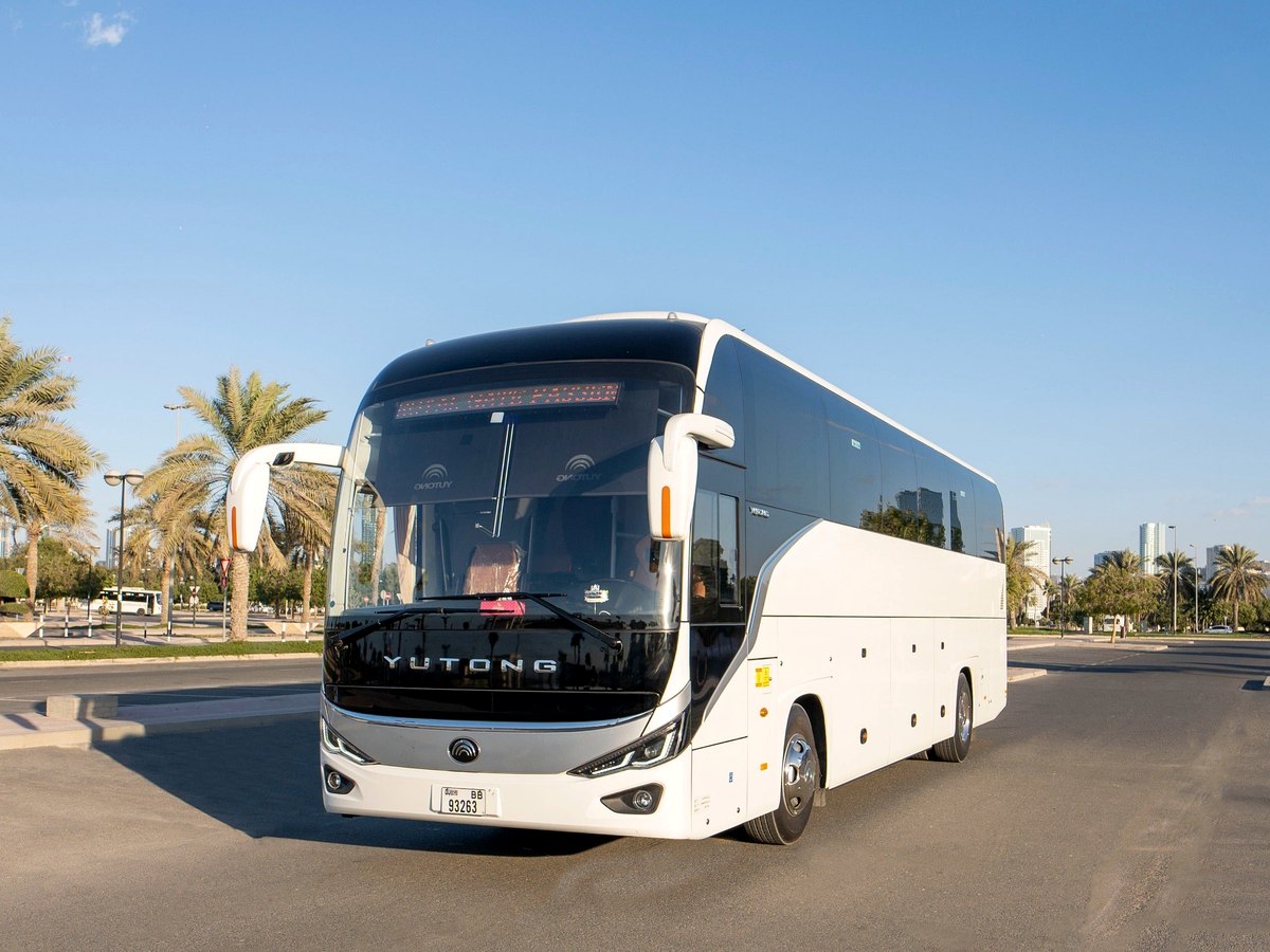 35-Seat Luxury Bus